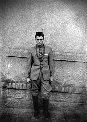 05 Jan Palach v otcově sokolské uniformě
